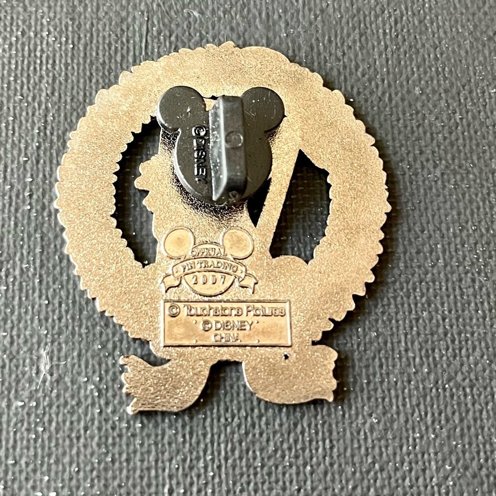 Disney Trading Pin Set - Picture 4 of 12